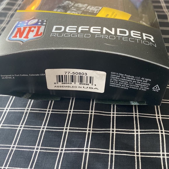 NFL  Otter Box Defender - Picture 4 of 13